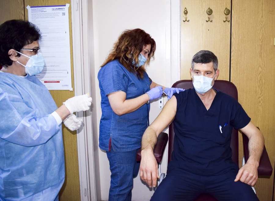 В МБАЛ-Пазарджик ваксинират с втората доза